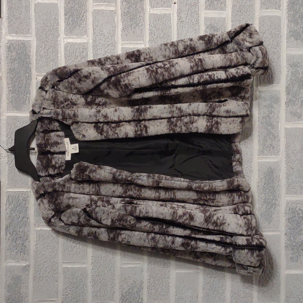 Skye's the Limit Women's Grey Faux Fur Cuffed Sleeves Coat Size Medium